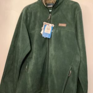 Green Columbia pull over jacket with camo collar!  New